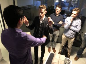 Goocheltruc tijdens jubileum meetup Utrecht JUG